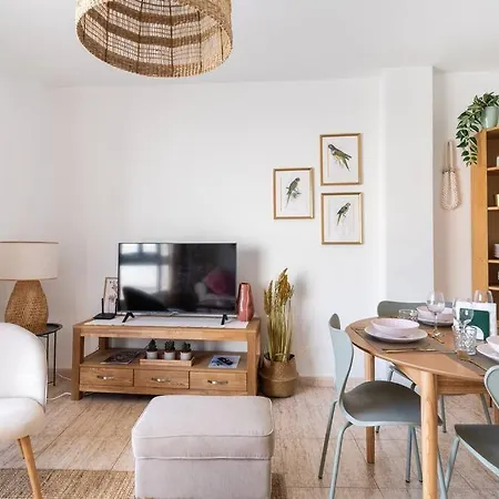 3 Bedrooms Seaview In Historical Center Appartement *